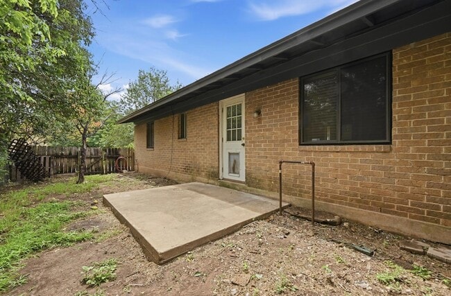 Building Photo - 8910 Little Walnut Pkwy