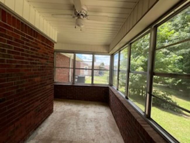 Building Photo - 5453 Cranston Dr