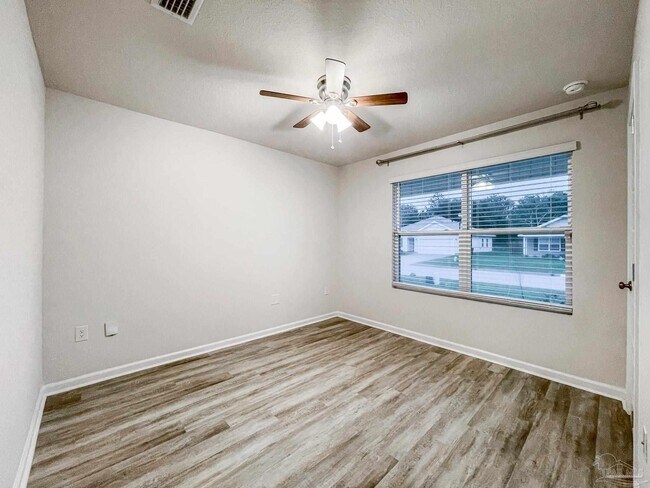 Building Photo - 9627 Angel Oak Dr