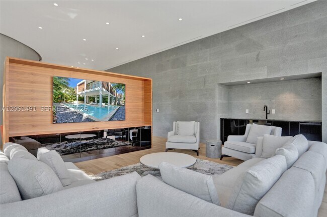 Building Photo - 240 Ocean