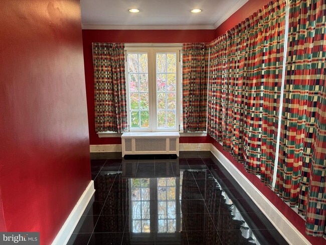 Building Photo - 3902 Hadley Square W