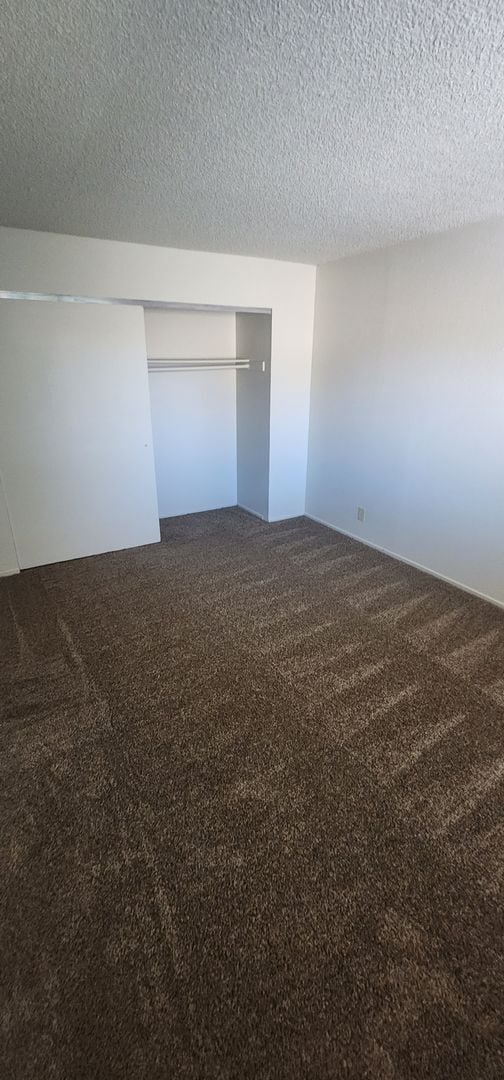 Building Photo - 2 Bedroom town home in Sparks!!