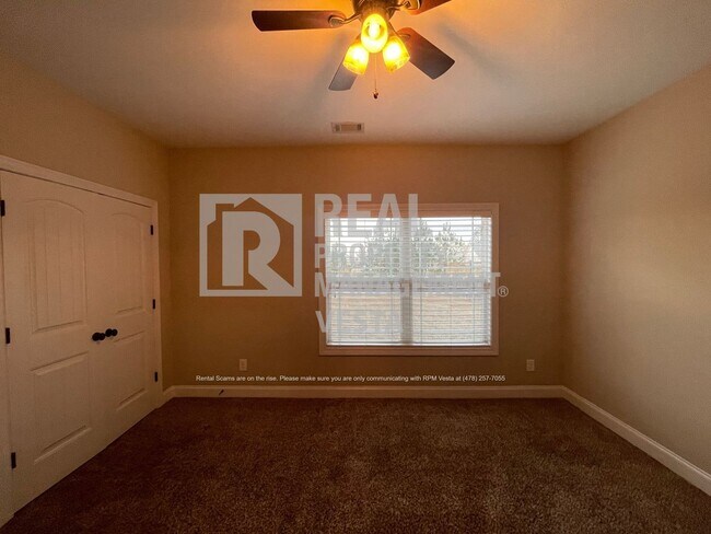 Building Photo - 904 Rainbow Springs Rd