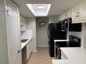 Building Photo - 14555 Wunderlich Dr