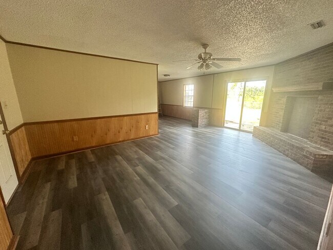 Building Photo - 3 Bedroom/2 Bath home in Valdosta