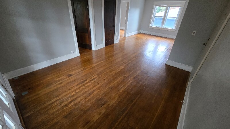 Building Photo - 1600 W 37th St