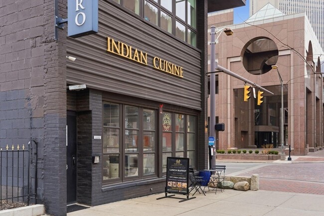 Building Photo - 145 N High St