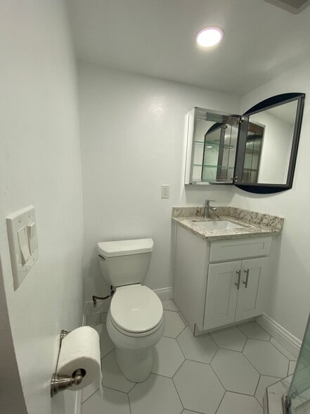 Building Photo - 26541 Avenida Veronica