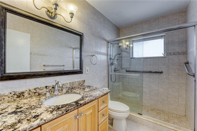 Building Photo - 2000 Admirals Way