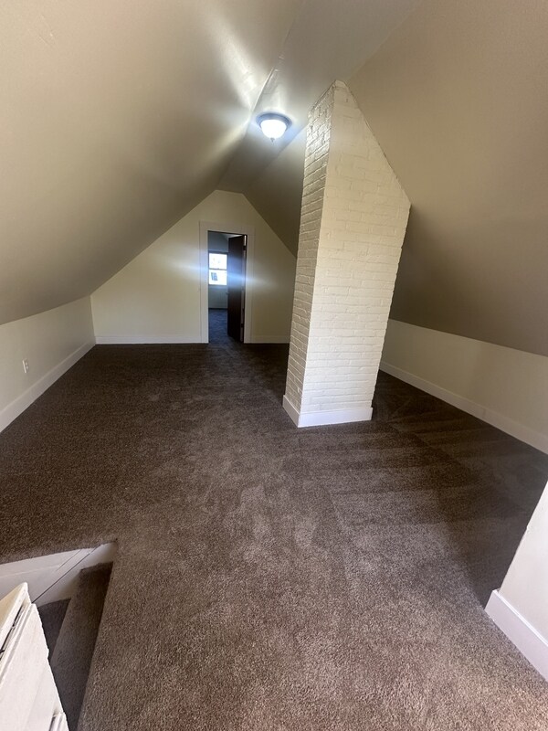 Building Photo - 9604 Manor Ave