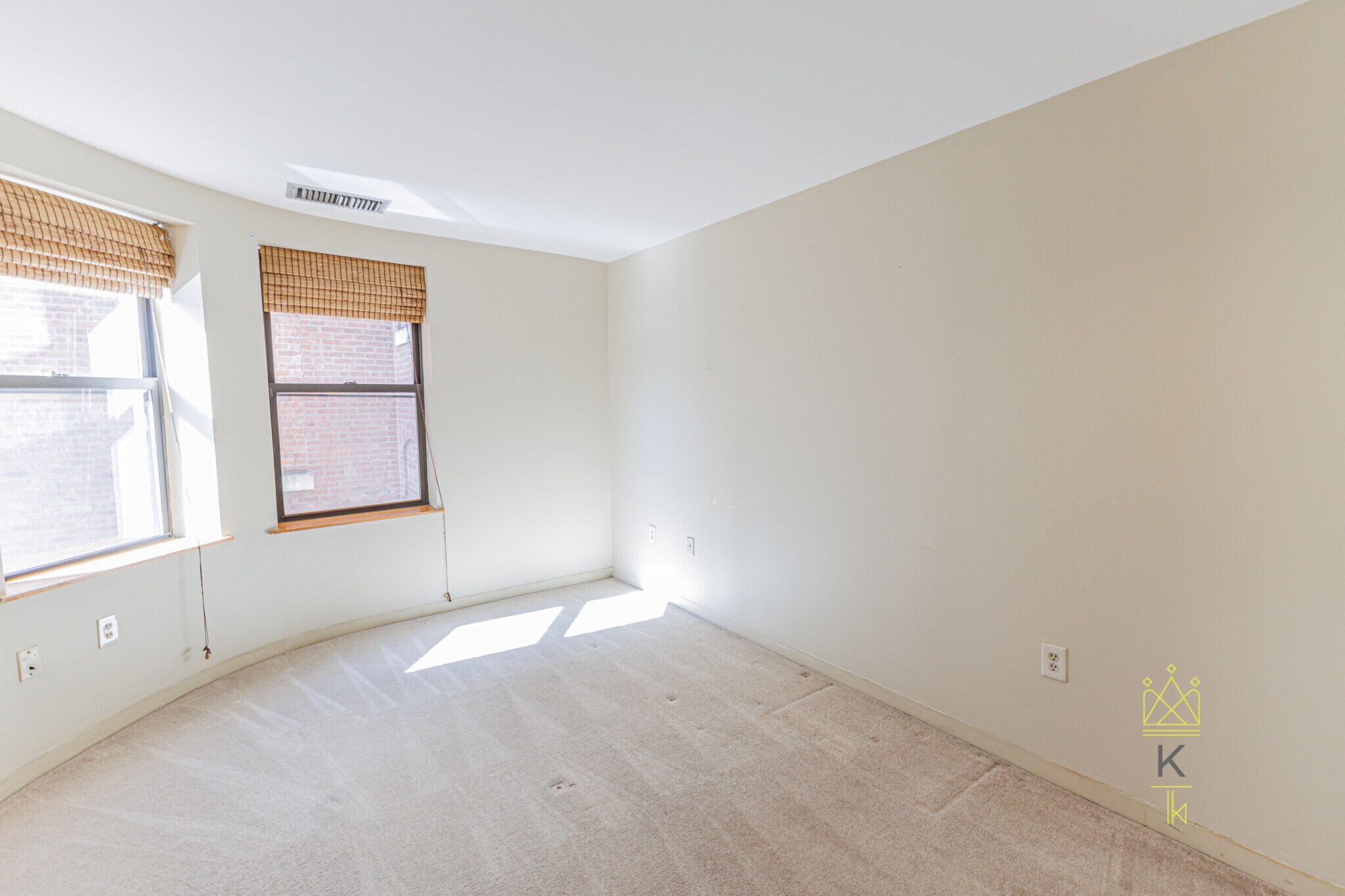 Building Photo - 90 Gainsborough St