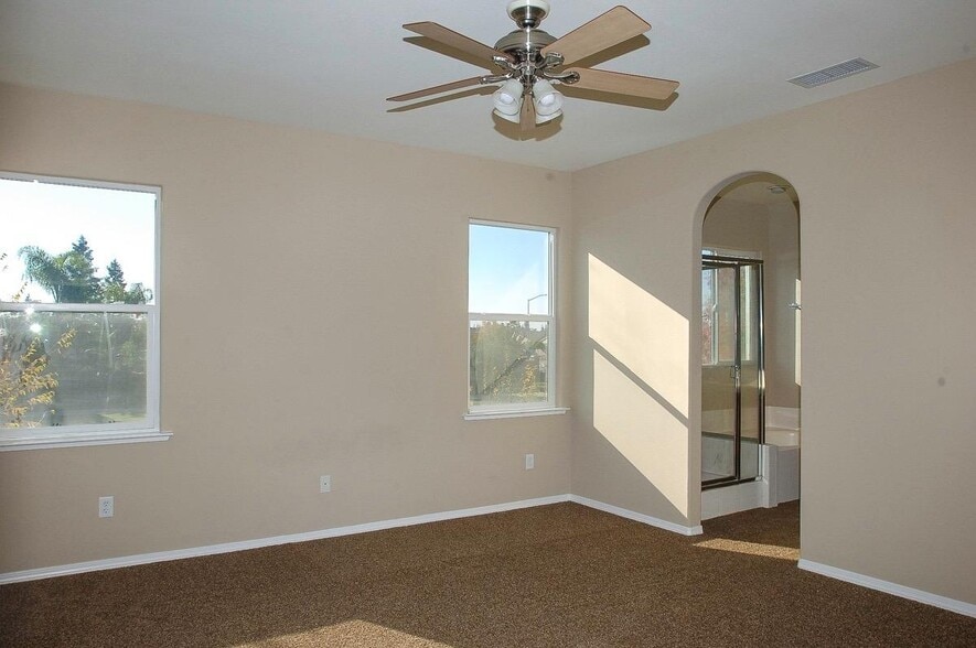 Building Photo - 772 W Barcelona Ln