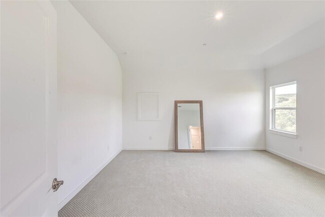 Building Photo - 1420 Lucera Bnd