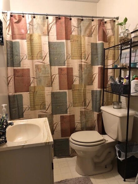 Building Photo - 233 N 9th St