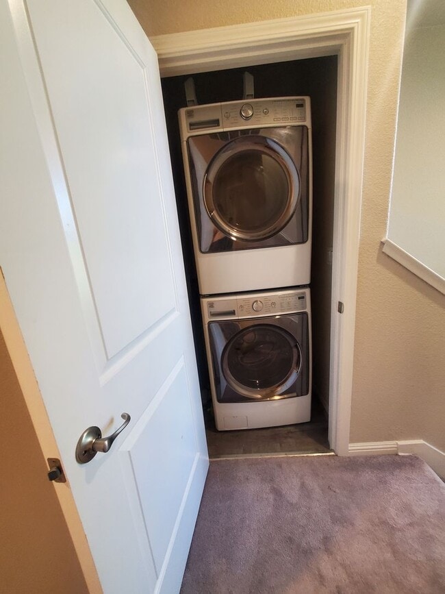 Building Photo - Modern Concord Townhouse 3/2.5 near BART &...