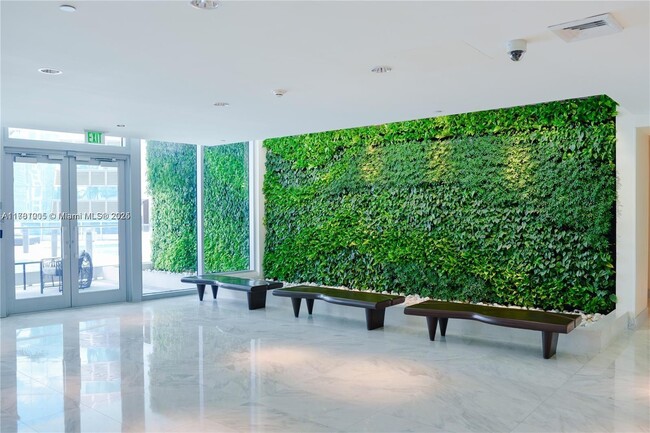 Building Photo - 200 Biscayne Blvd Way