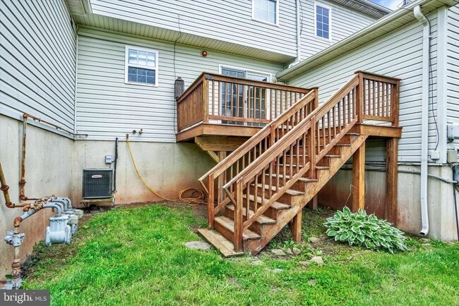 Building Photo - 655 Fisher Dr