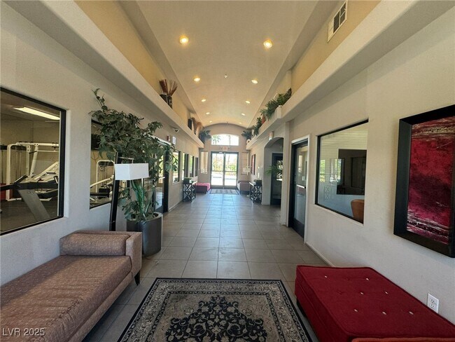 Building Photo - 7701 W Robindale Rd