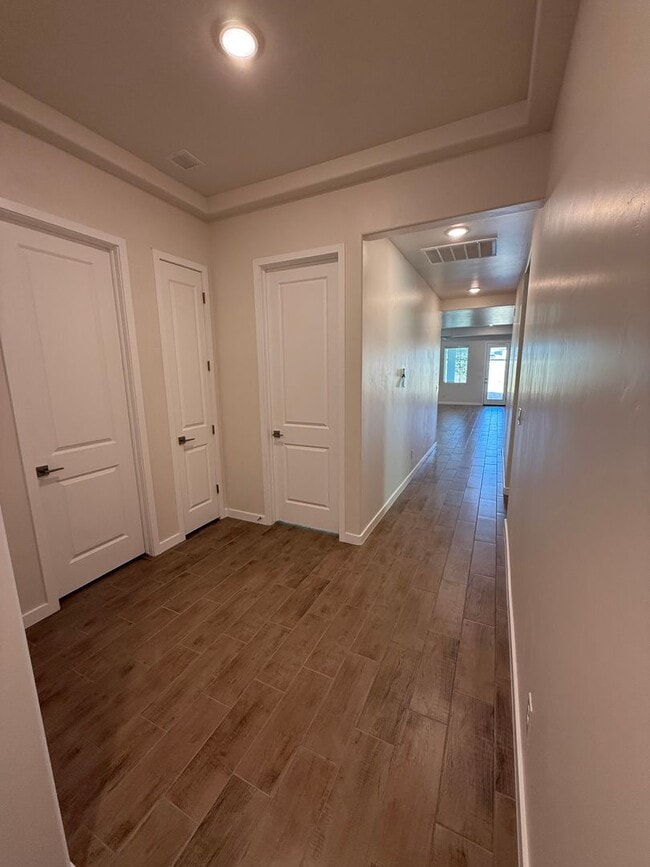 Building Photo - 5008 Sand Strm Rd