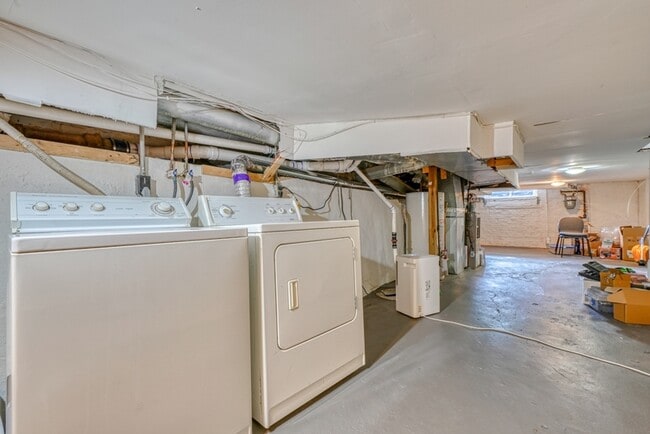 Building Photo - 907 S Bouldin St