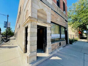 Building Photo - 1001 W 31st St