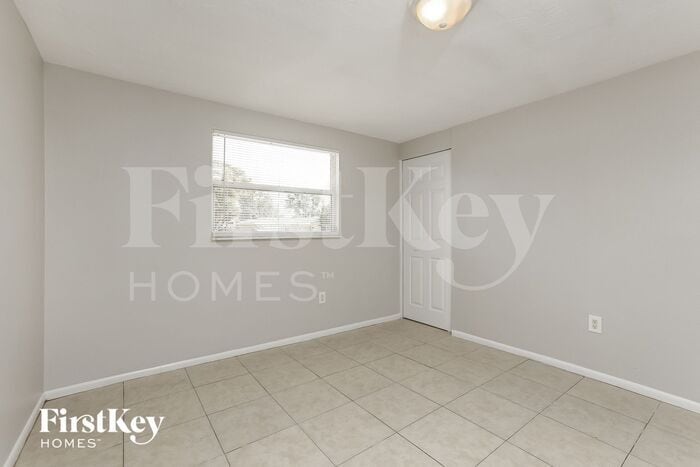 Building Photo - 2358 Fairgren Ave