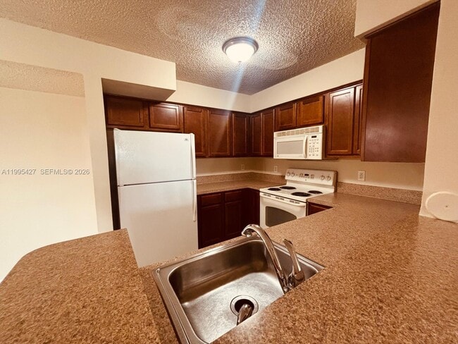 Building Photo - 7630 Westwood Dr