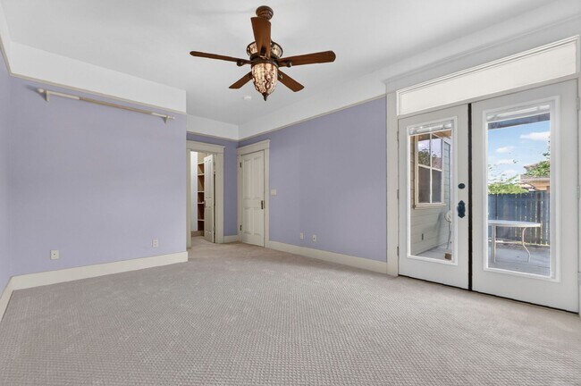 Building Photo - 3 Bedroom with Historical Charm Close to Square