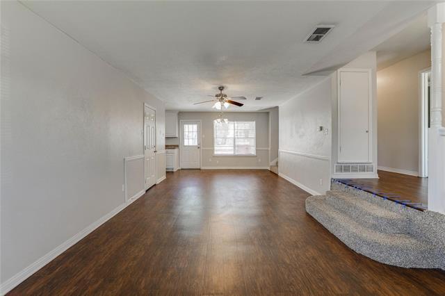 Building Photo - 315 Memory Ln