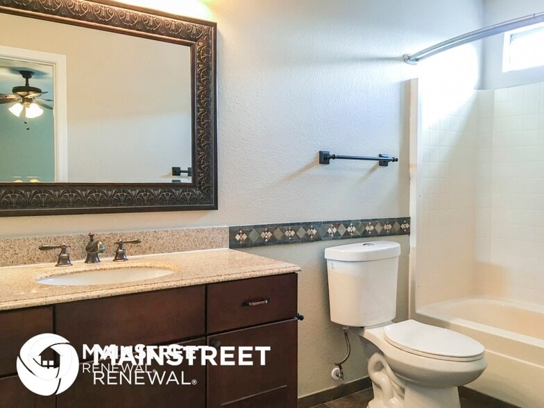 Building Photo - 9625 W Sunnyslope Ln