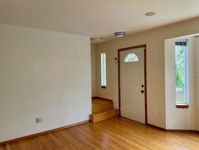 Building Photo - 1412 Sweetbay Dr