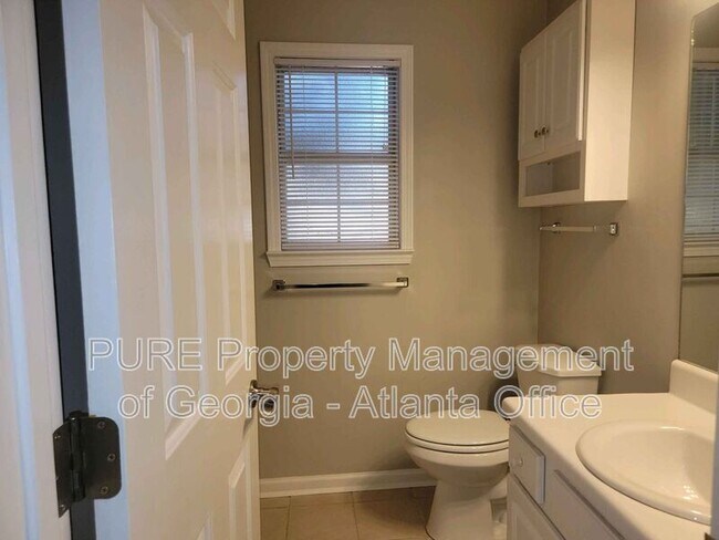 Building Photo - 102 Laguna Springs Dr