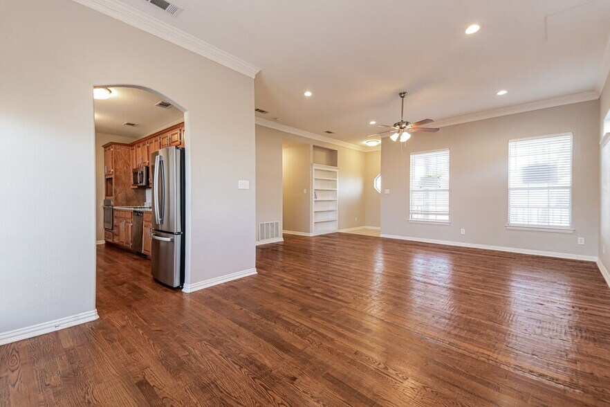 Building Photo - 116 Stanford St