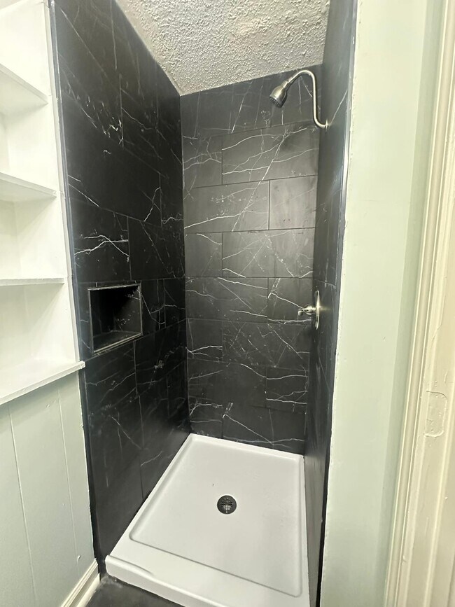 Building Photo - 785 Dallas St