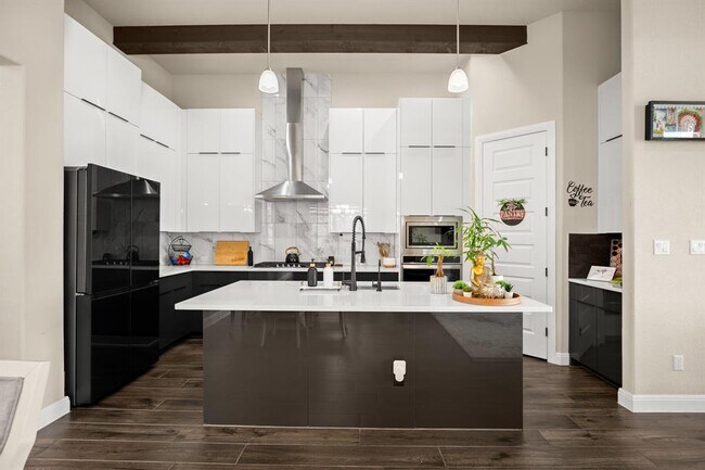 Building Photo - 525 Faith Dr