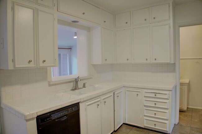 Building Photo - 3-bedroom, 2.5-bath home with mostly hardwood floors