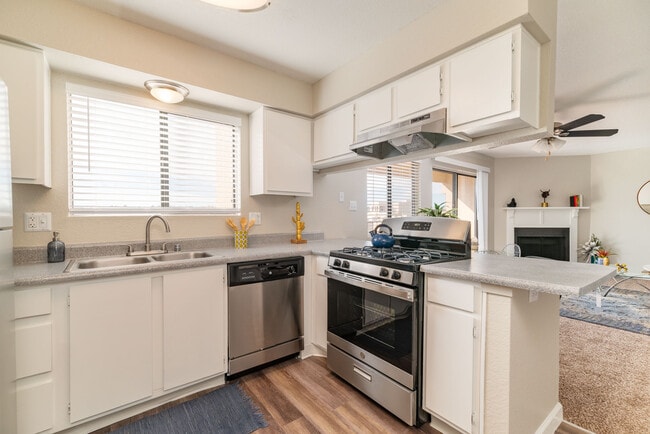 Building Photo - Puerta Del Sol