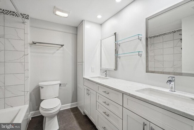 Building Photo - 110 Cameron St