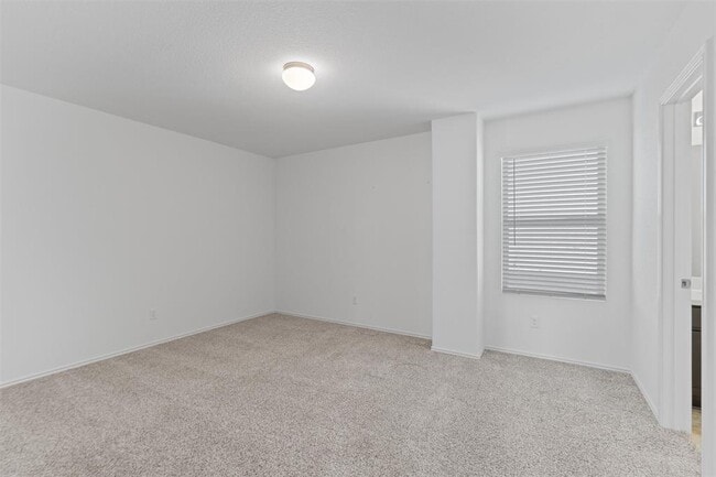 Building Photo - 1324 Chad Dr