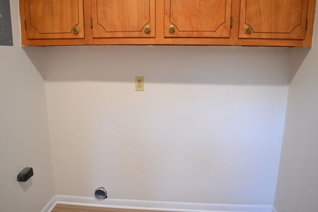 Building Photo - 222 Mary St