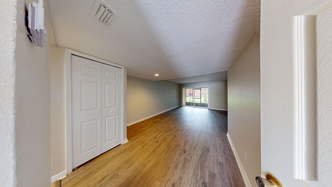 Building Photo - 2Bed/1.5Bath TOWNHOUSE IN WINTER PARK!!   ...
