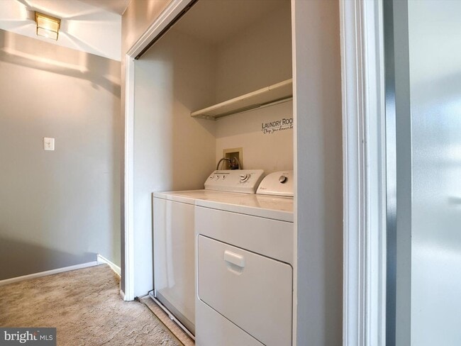 Building Photo - 110 Mews Dr