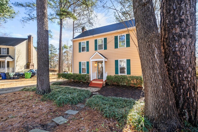 Building Photo - 7404 N Thorncliff Pl