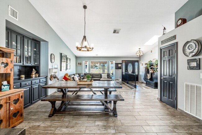 Building Photo - 51025 Burns Canyon Rd