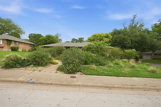 Building Photo - 1007 Golden Trophy Dr