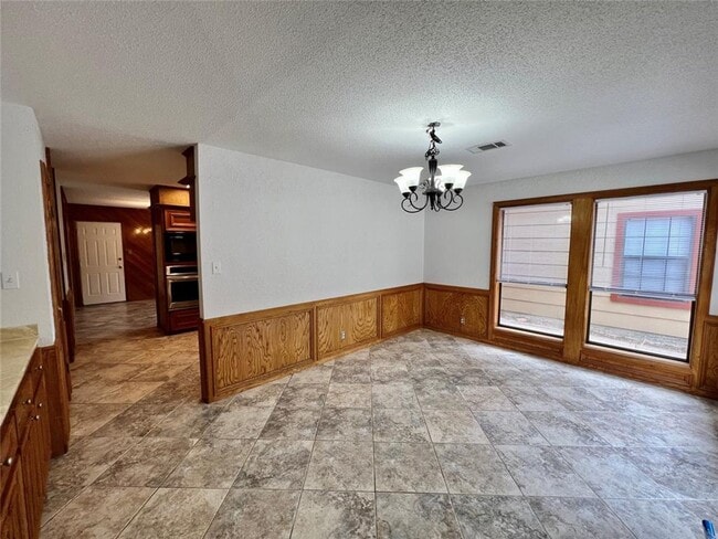 Building Photo - Prestigious Linwood Acres / .44 acres / Rockdale, TX / Swimming Pool