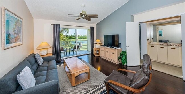 Building Photo - 6151 Bahia Del Mar Blvd S