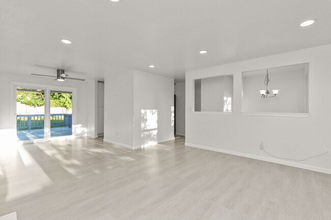 Building Photo - 17723 23rd Ave SE