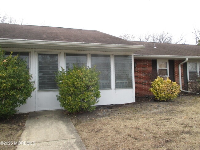 Primary Photo - 111B Edinburgh Ln