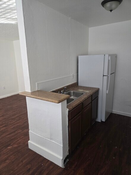 Building Photo - 708 Jackson Ave